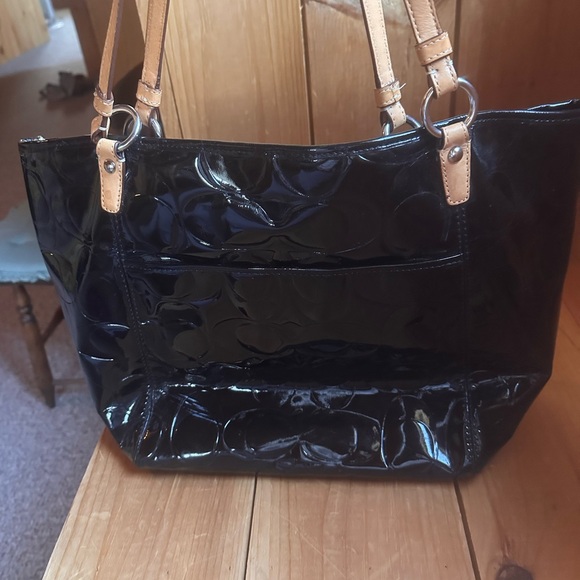 Black Patent Leather Tote Bag - Picture 5 of 7